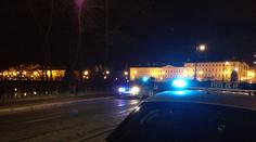 Muž skočil při útěku do řeky a uplaval, policie po něm pátrá