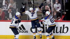 Blues odvrátili vyřazení parádní otočkou. MacKinnonův hattrick Coloradu nestačil