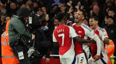 Arsenal ovládl šlágr kola, skórovali obránci. Liverpool ztratil body v závěru