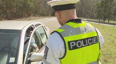 Mají zákaz řízení, přesto znovu opilí sedají za volant. Expert navrhuje doživotní utrum