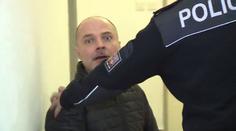 Je mu 47 let, 34 měl strávit za mřížemi. A už tam je zpátky!