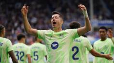 Hattrick za 25 minut. Fantom Lewandowski ochromil Alavés