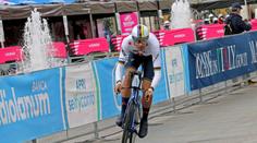 Odstartovalo Giro d´Italia. Úvodní časovku vyhrál Ganna