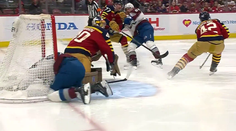 Tvrdá rána pro lídra NHL. Nečasův kapitán se zranil a nedohrál