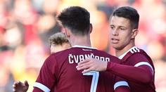 Všichni favorité Fortuna ligy zvítězili. Hložek jubilejní zápas oslavil gólem