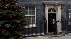 Britský skandál! Na úřadu vlády si udělali vánoční večírek v době lockdownu