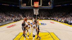 Warriors zdolali San Antonio a živí šanci na další rekord!