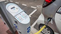 Dobíjení elektromobilů za 10 minut? Vědci mají řešení, které míří do výroby