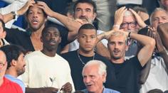 Neví, která bije. Mbappé vyrazil na ragby, fanoušci ho kritizují, že mu nerozumí
