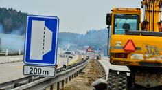 Silničáři letos v zimě ušetřili. Víme, které úseky za peníze opraví