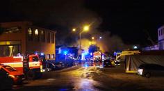 Hala v průmyslovém areálu lehla popelem, škoda půjde do miliónů