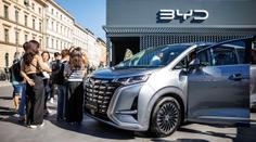 EU vyrukovala do boje s čínskými výrobci. Na jejich elektromobily uvalila vysoká cla