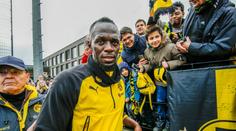 Gól hlavou i jesličky! Bolt ukázal, že by se jako fotbalista neztratil
