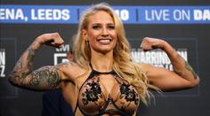 Sexy boxerka motivuje: Když se její oblíbený tým udrží, ukáže v šatně prsa