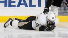 VIDEO: Crosby se rozbil o mantinel a všem zatrnulo
