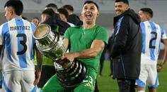 Brankář Argentiny to za své chování schytal. FIFA mu udělila trest