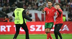 Ronaldo hrdinou Portugalska. Vstřelil gól, pak bránil fanouška před ochrankou