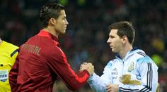 Rivalové pouze na hřišti. Ronaldo podpořil Messiho ve velmi těžkých chvílích