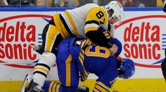 Crosby se po čtyřech letech pustil do bitky. Zastal se tvrdě sraženého parťáka