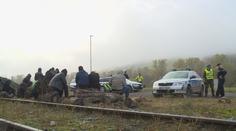 Zadržené migranty nikdo nekontroluje. Selhání Evropské unie, volá opozice