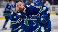 V NHL mám něco za sebou, řekl Hronek po premiéře. Ocenil i fanoušky Canucks
