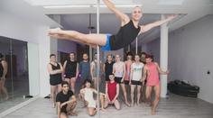 Pole dance přitahuje stále více mužů. V Německu vznikají kurzy pro posílení svalů