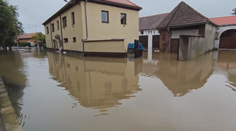 Vyhněte se teď vodě přímo z vodovodu, varuje město. Lidem hrozí vážné nemoci
