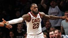 LeBron byl k nezastavení a vyrovnal rekord Michaela Jordana!
