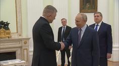 Čeští politici kritizují Ficovo setkání s Putinem. Paktuje se s vrahem, říkají