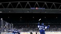 Odstřelovač Matthews rozhodl zápas NHL pod širým nebem!