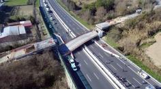 Tragédie v Itálii: Na dálnici spadl most, zabil manželský pár. VIDEO