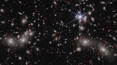 Přelomový objev ve vesmíru. Nová galaxie podle vědců připomíná arašíd