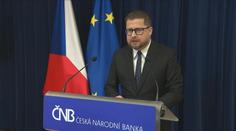Šéf ČNB Michl vydělává 750 tisíc měsíčně. Statisíce mají i další úředníci