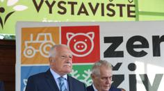 Hádka prezidentů! Zeman: Obnovil jsem rybník, Klaus: Je to strouha