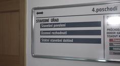 Digitalizace stavebního řízení stále není hotová. Kontrola hájí Bartošovy kroky