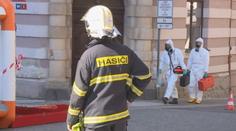 Záhadná látka ohrožuje soud v Jablonci: Hasiči vyklidili budovu