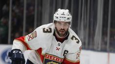 NHL má nového Ironmana! Bek Floridy přišel o 9 zubů, zápas ale dohrál