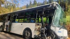 Na Jindřichohradecku havaroval autobus. Tři lidé skončili v nemocnici