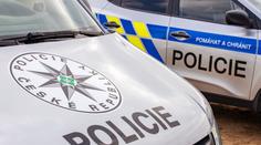 Policie potvrdila zásah na fotbale v Meziboří. Přijelo pět hlídek, okolnosti se řeší