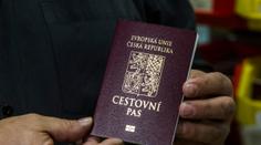 Snadnější cesty na dovolenou: Letní sezónu mají zachránit covid pasy