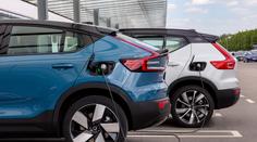 ŽEBŘÍČEK: Kolik opravdu ujedou elektromobily po dálnici? V rychlosti 130 km/h je to bída