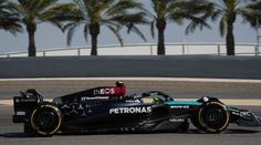 Mercedes vládl třetímu tréninku, zvítězil Hamilton před Verstappenem