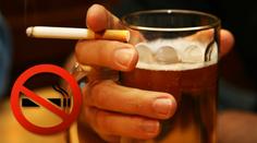 Hádka o cigarety! Jandák řval, Kalousek kouřil e-cigaretu