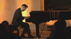 VÍKEND: Obdivuhodný příběh pianisty Tomáše Kača