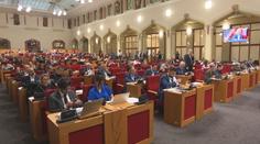 Piráti odmítli Pospíšila pustit na rodičovskou dovolenou. V pražské koalici to vře
