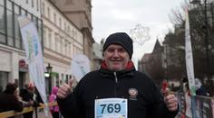 Muž upadl na náledí, po třech dnech v nemocnici zemřel! Město vinu odmítá