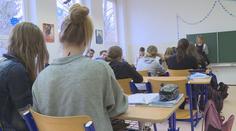 Po první brigádě děti opouští školy. V životě pak mají velké problémy