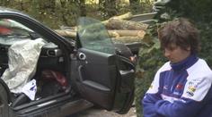 DALŠÍ KARAMBOL! Abraham zrušil své porsche, trefil valník dřeva
