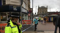 Žena v Británii útočila nožem. Byla to muslimka, tvrdí svědci