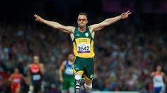Internet se bouří. Začal se prodávat kostým vrahouna Pistoria